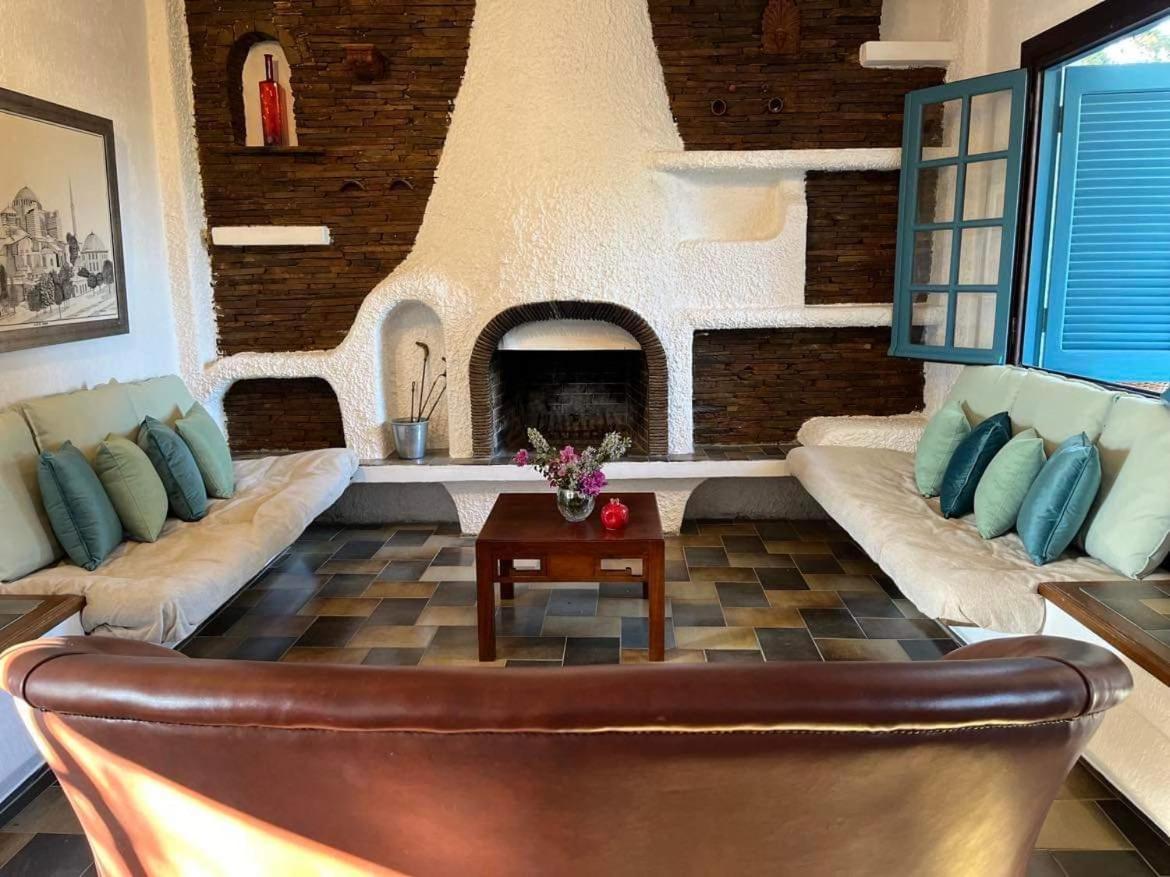 Villa Velissarios: Wonderful Villa Next To Beach Aegina Kültér fotó